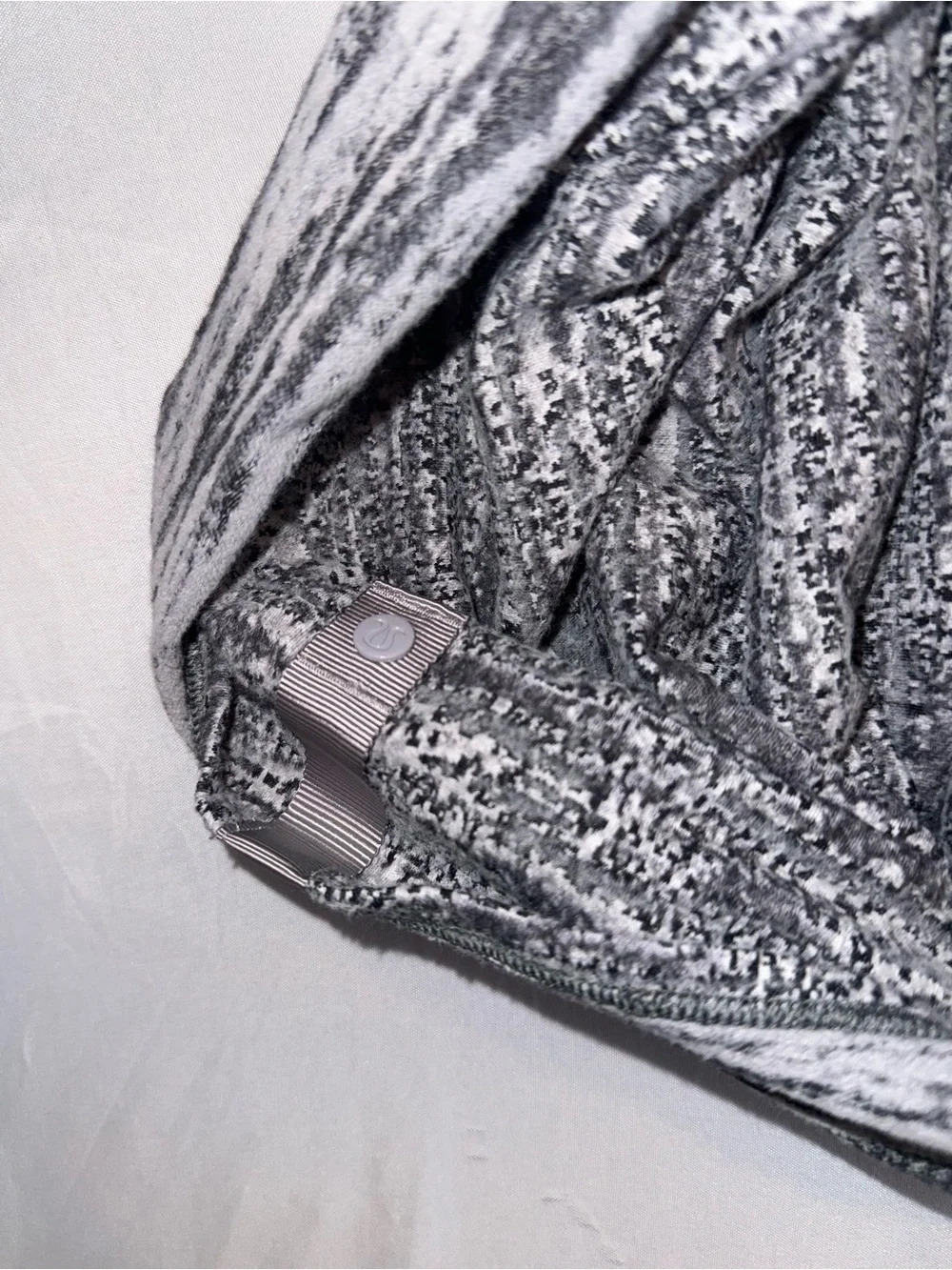 Lululemon Light Gray Textured Knit Scarf with Snap Trim
